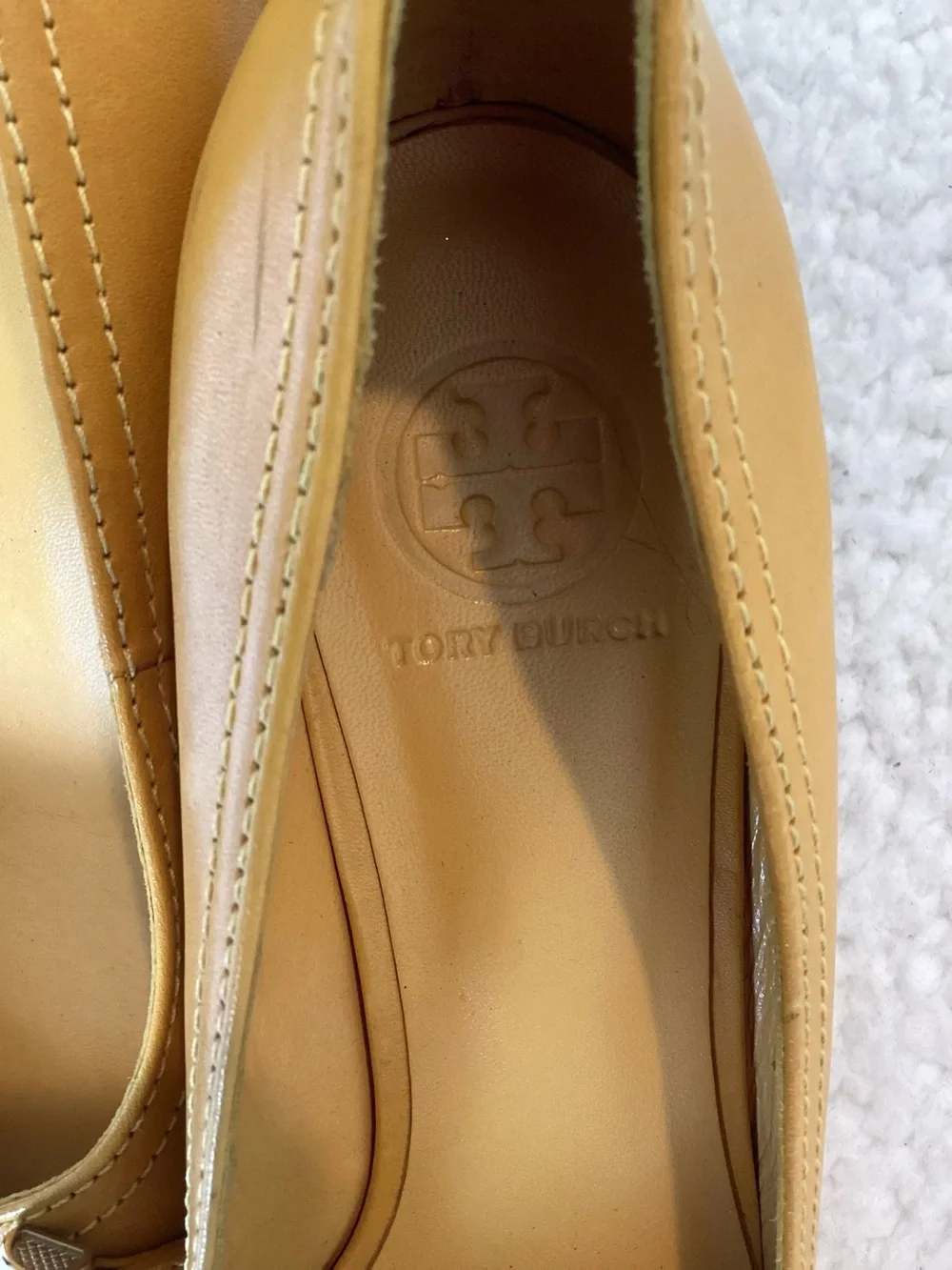 Tory Burch Size 9.5 Mustard Leather Logo Bow Pumps Low Heel Preppy Classic